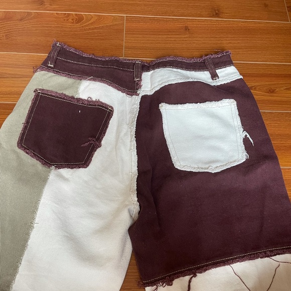 Distressed jeans with color block patchwork - Picture 3 of 5